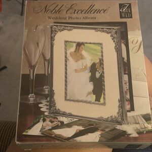 Noble Excellence Wedding Photo Album - Classic Cream and Silver